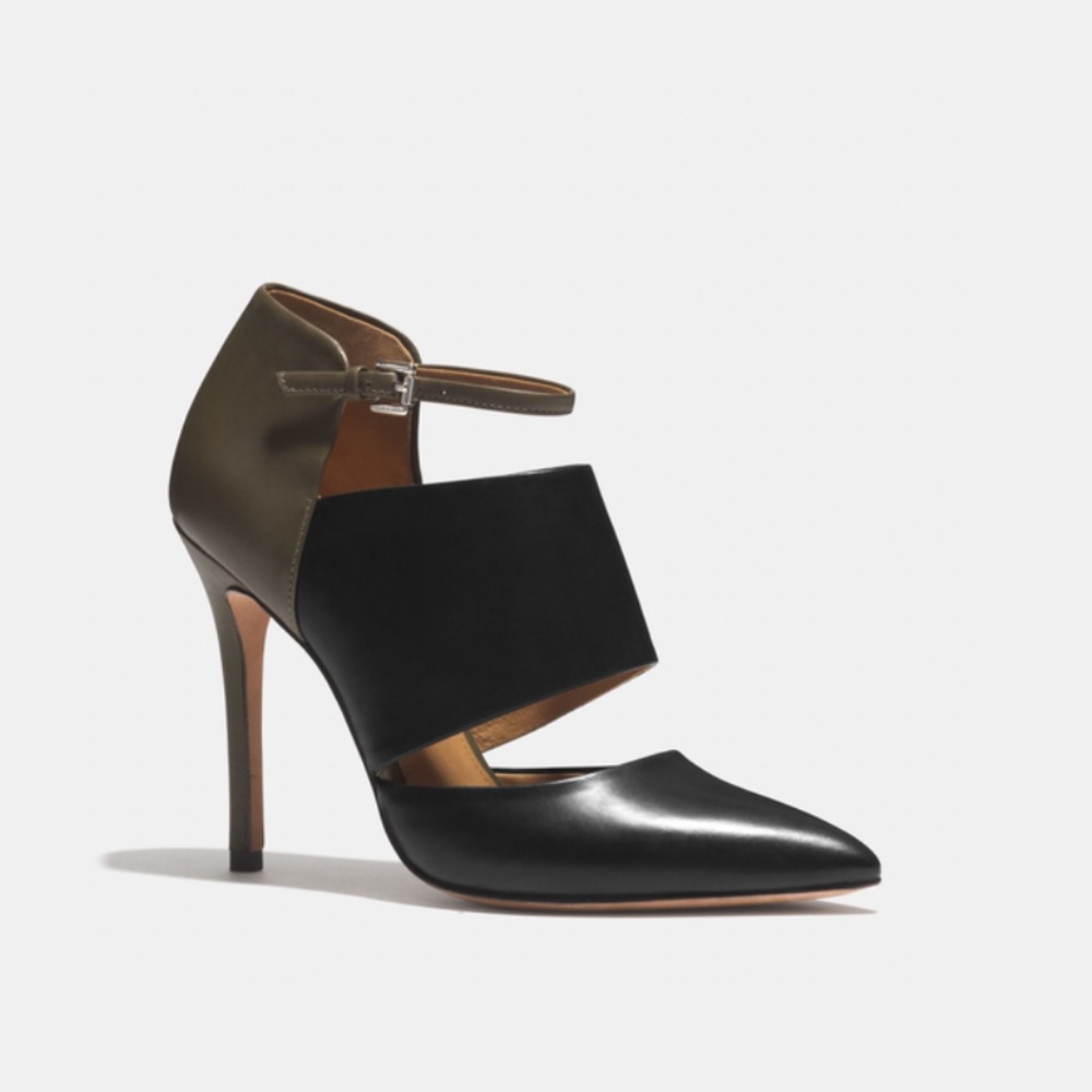 Coach Heart Heel - Picture 2 of 8